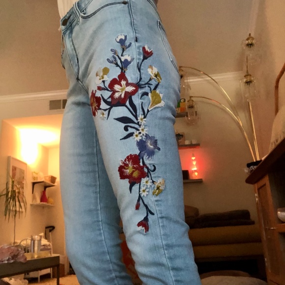 Universal Thread Embroidered Jeans - Picture 2 of 3
